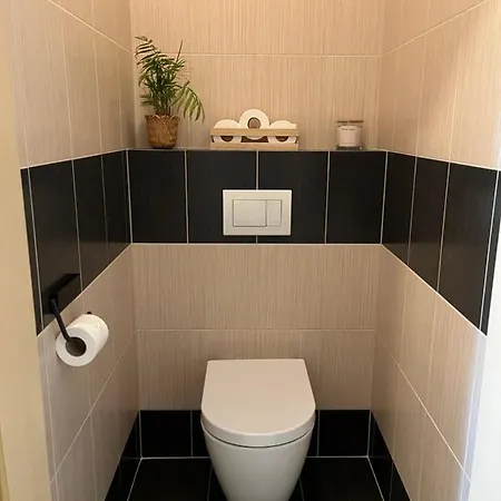Modern 2 Apt With Free Parking And Wi-fi, Self Check-in ブラチスラヴァ