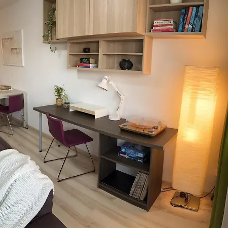 Modern 2 Apt With Free Parking And Wi-fi, Self Check-in * Bratislava