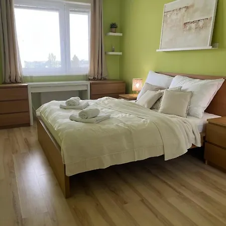 Modern 2 Apt With Free Parking And Wi-fi, Self Check-in * Bratislava