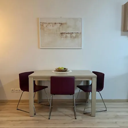 Modern 2 Apt With Free Parking And Wi-fi, Self Check-in *